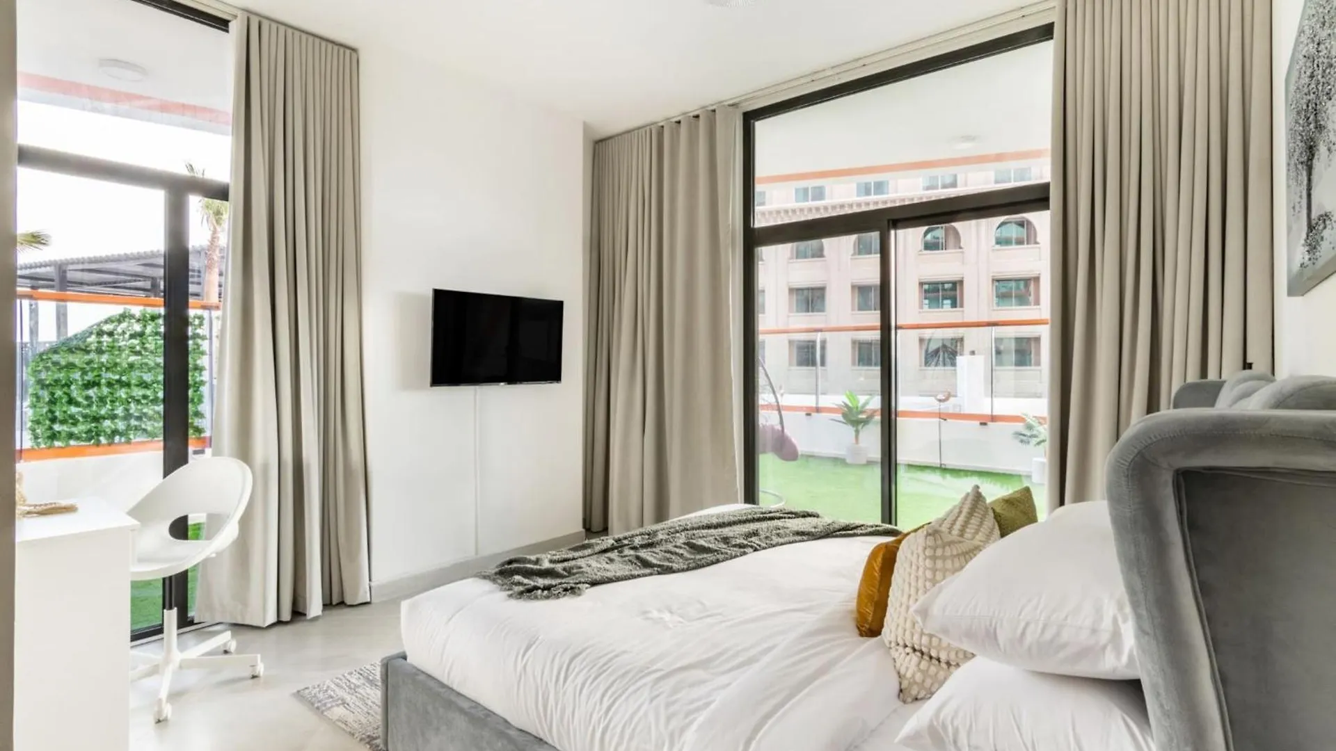Corner Big Balcony Unit With Burj Khalifa View Apartment Dubai