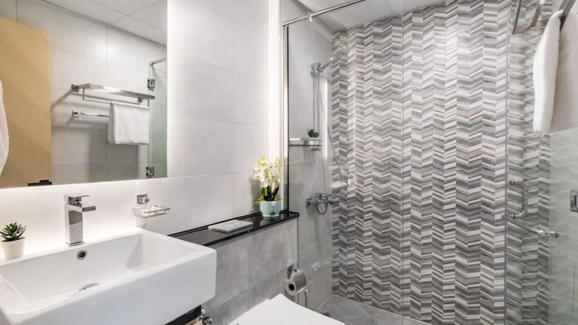 Corner Big Balcony Unit With Burj Khalifa View Apartment Dubai
